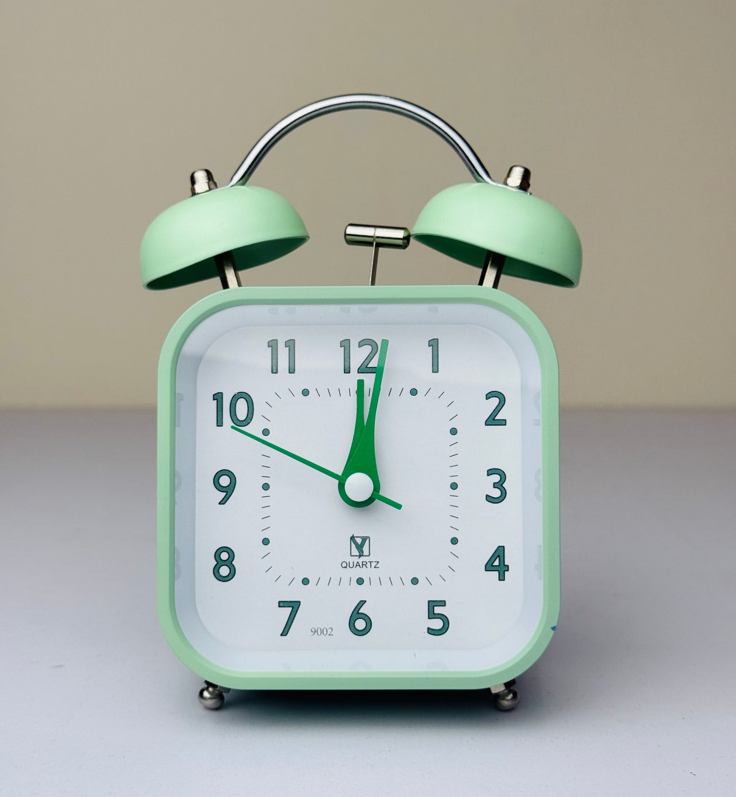 Classic Vintage Twin Bell Alarm Clock - Retro Style Desk Clock with Loud Alarm