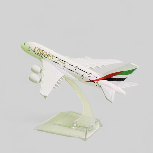Emirates Airways Boeing 747 Metal Aircraft–16 cm